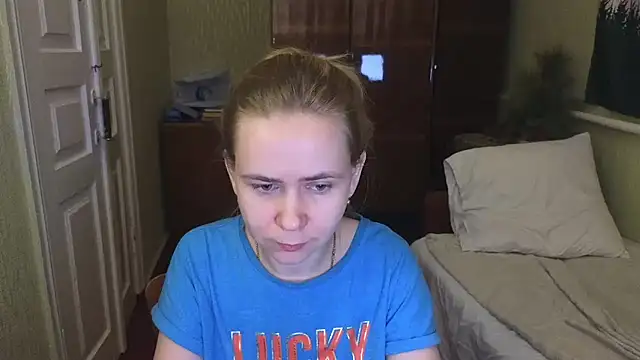 Snapshot of Riley_Roo chatting on January 15, 2025, 8:58 pm Riley Roo online show from January 15, 2025, 8:58 pm