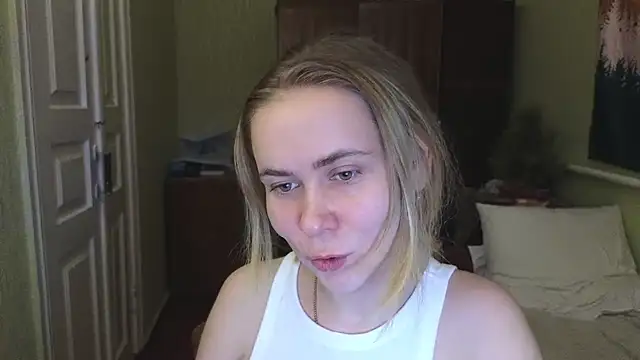 Snapshot of Riley_Roo chatting on January 30, 2025, 5:28 pm Riley Roo online show from January 30, 2025, 5:28 pm