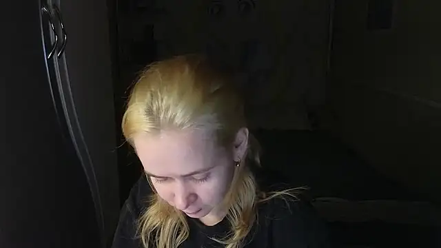 Snapshot of Riley_Roo chatting on January 11, 2026, 4:34 pm Riley Roo online show from January 11, 2026, 4:34 pm