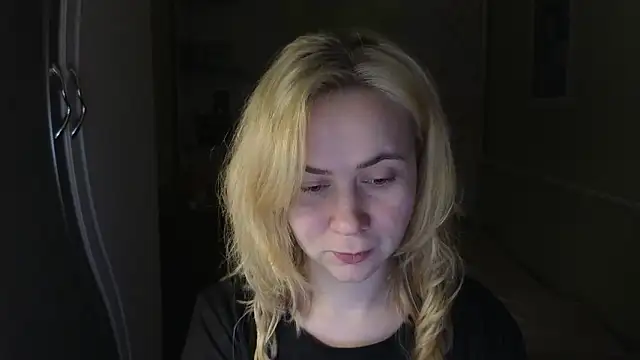 Snapshot of Riley_Roo chatting on February 2, 2026, 5:00 pm Riley Roo online show from February 2, 2026, 5:00 pm