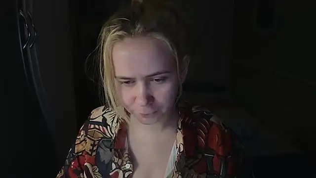 Snapshot of Riley_Roo chatting on February 11, 2026, 5:07 pm Riley Roo online show from February 11, 2026, 5:07 pm