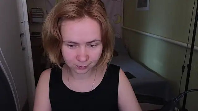 Snapshot of Riley_Roo chatting on May 25, 2026, 7:03 am Riley Roo online show from May 25, 2026, 7:03 am