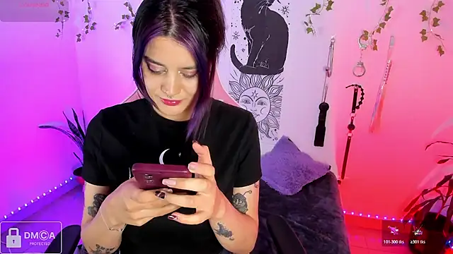 Violet-Queen online show from March 14, 2026, 10:04 pm