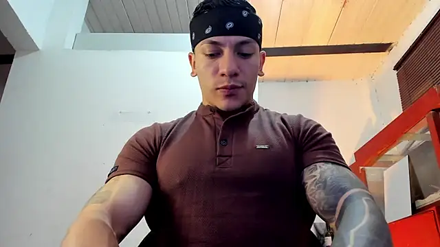 Snapshot of aquiles_51 chatting on October 17, 2025, 8:44 pm aquiles 51 online show from October 17, 2025, 8:44 pm