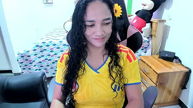 Snapshot of rayza_mature_154 chatting on June 7, 2026, 6:33 pm rayza mature 154 online show from June 7, 2026, 6:33 pm