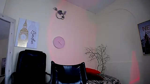 IsaBaileys  online show from March 13, 2025, 10:21 pm