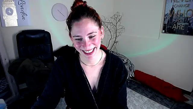 IsaBaileys  online show from March 18, 2025, 11:42 pm