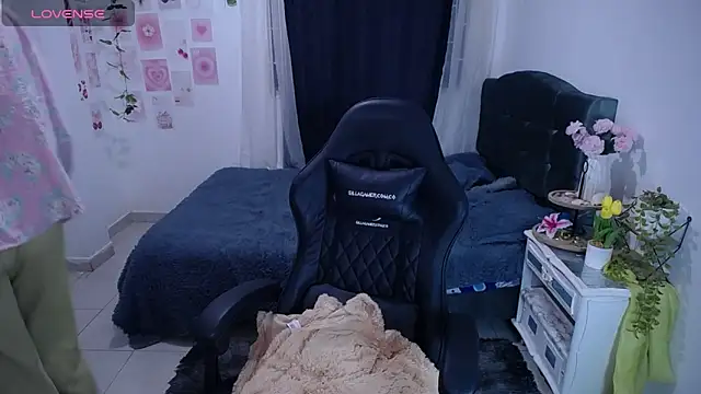 IsaBaileys  online show from April 27, 2026, 12:41 am