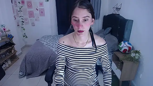 Snapshot of IsaBaileys_ chatting on June 28, 2026, 8:15 pm IsaBaileys online show from June 28, 2026, 8:15 pm