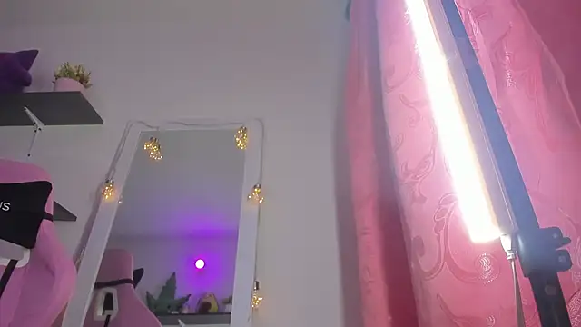 saralolo420 online show from February 4, 2025, 1:02 am