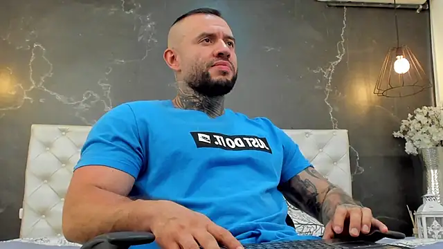 BruceDallas online show from December 22, 2024, 10:47 pm