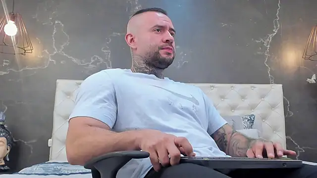 BruceDallas online show from January 11, 2025, 11:46 pm