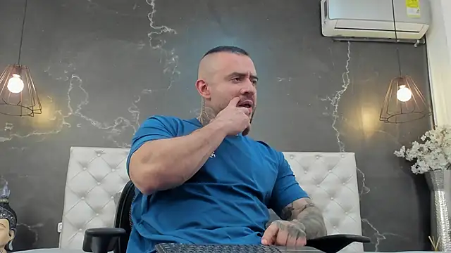 BruceDallas online show from February 26, 2025, 3:21 am