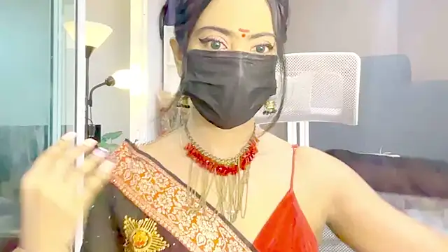 Snapshot of Monalisadon018 chatting on November 27, 2025, 4:03 am Monalisadon018 online show from November 27, 2025, 4:03 am