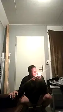 Knuffelstaaf123 online show from September 16, 2025, 2:23 am