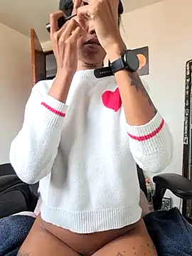 Snapshot of Honey-420- chatting on November 30, 2025, 6:56 pm Honey-420- online show from November 30, 2025, 6:56 pm