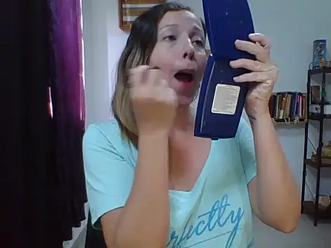 charlott ponce online show from October 18, 2025, 6:19 pm