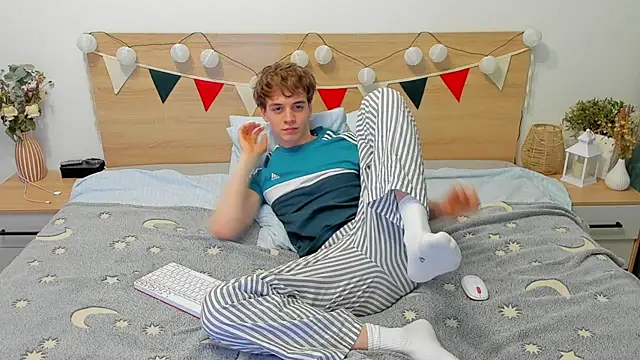 Fandi 777 online show from March 6, 2025, 7:43 pm