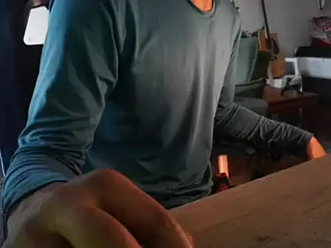 Snapshot of gerson173Hugo chatting on December 16, 2024, 9:03 am gerson173Hugo online show from December 16, 2024, 9:03 am