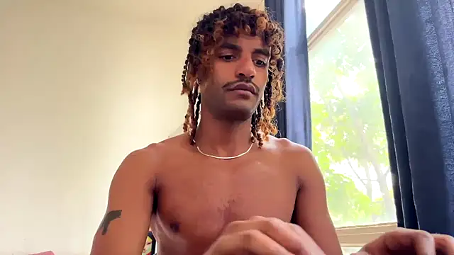 Snapshot of gerson173Hugo chatting on October 15, 2025, 10:48 am gerson173Hugo online show from October 15, 2025, 10:48 am