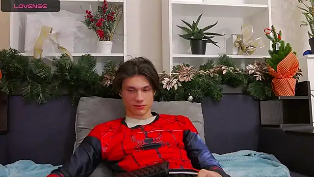 Snapshot of CalvinCay chatting on December 12, 2024, 8:21 pm CalvinCay online show from December 12, 2024, 8:21 pm