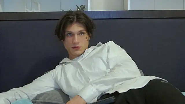 Snapshot of CalvinCay chatting on January 6, 2025, 8:39 pm CalvinCay online show from January 6, 2025, 8:39 pm