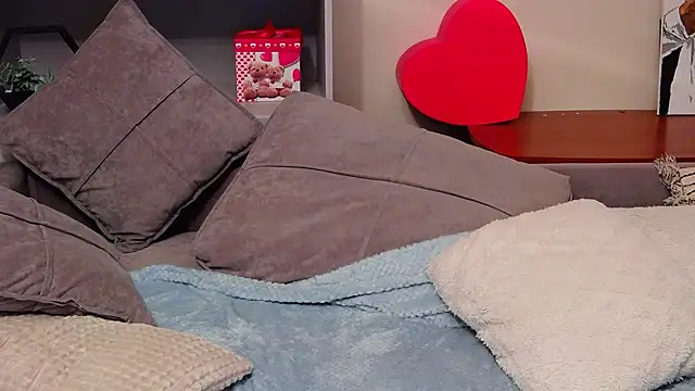 Snapshot of CalvinCay chatting on February 12, 2025, 1:41 am CalvinCay online show from February 12, 2025, 1:41 am