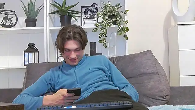 Snapshot of CalvinCay chatting on February 25, 2025, 7:58 pm CalvinCay online show from February 25, 2025, 7:58 pm