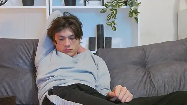 Snapshot of CalvinCay chatting on March 8, 2025, 2:45 am CalvinCay online show from March 8, 2025, 2:45 am