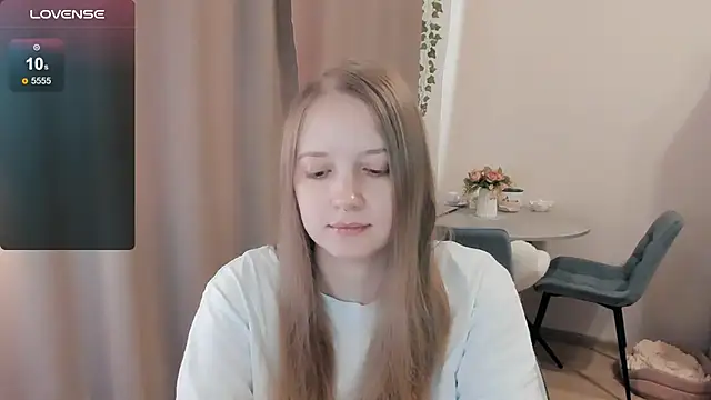 Snapshot of Alyaley chatting on June 6, 2026, 7:57 am Alyaley online show from June 6, 2026, 7:57 am