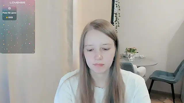 Snapshot of Alyaley chatting on July 27, 2026, 7:59 am Alyaley online show from July 27, 2026, 7:59 am