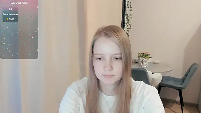 Snapshot of Alyaley chatting on July 28, 2026, 2:13 pm Alyaley online show from July 28, 2026, 2:13 pm