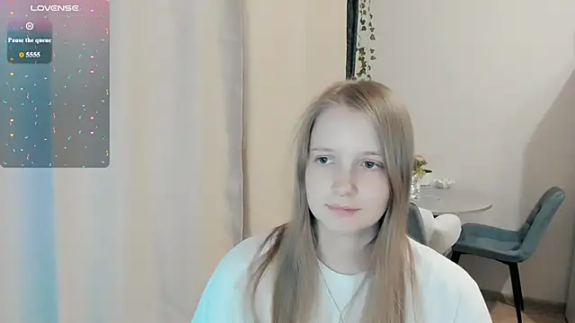 Snapshot of Alyaley chatting on July 28, 2026, 6:20 pm Alyaley online show from July 28, 2026, 6:20 pm