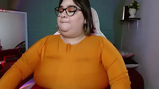 Snapshot of tiffany_laurens chatting on December 6, 2024, 9:43 am tiffany laurens online show from December 6, 2024, 9:43 am