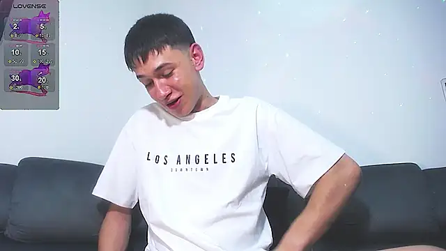 Snapshot of Mr_daren_ chatting on March 6, 2025, 12:10 am Mr daren online show from March 6, 2025, 12:10 am