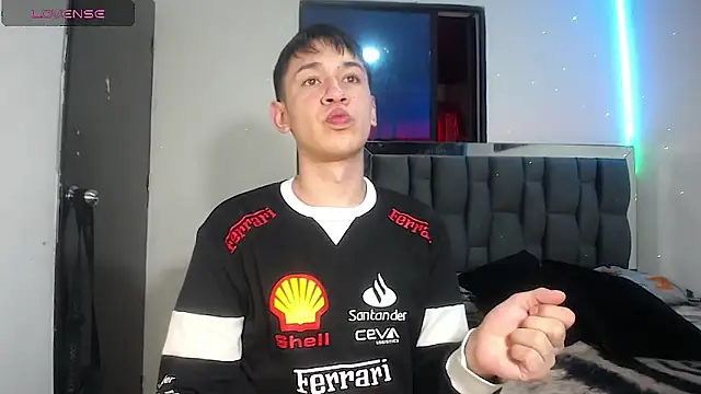 Snapshot of Mr_daren_ chatting on March 13, 2025, 6:34 pm Mr daren online show from March 13, 2025, 6:34 pm