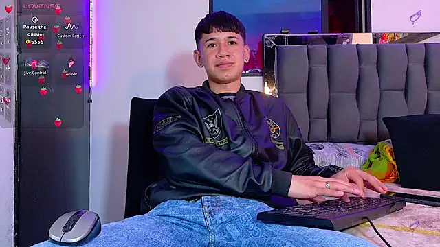 Snapshot of Mr_daren_ chatting on September 9, 2025, 4:39 pm Mr daren online show from September 9, 2025, 4:39 pm