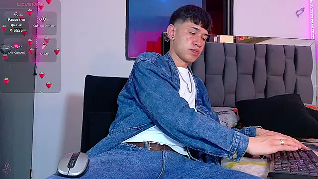 Snapshot of Mr_daren_ chatting on September 13, 2025, 5:13 pm Mr daren online show from September 13, 2025, 5:13 pm