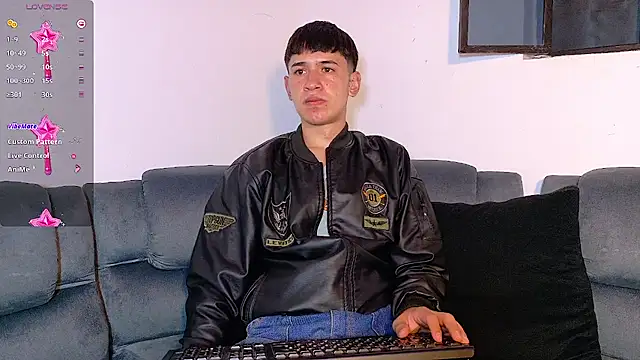 Snapshot of Mr_daren_ chatting on November 4, 2025, 6:29 pm Mr daren online show from November 4, 2025, 6:29 pm