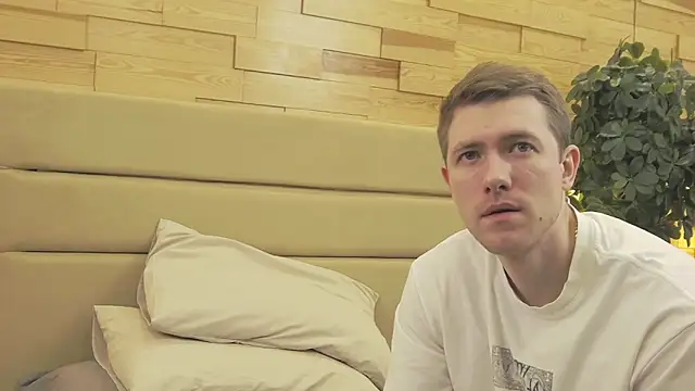 Snapshot of EthanPinkman chatting on December 2, 2025, 4:07 am EthanPinkman online show from December 2, 2025, 4:07 am