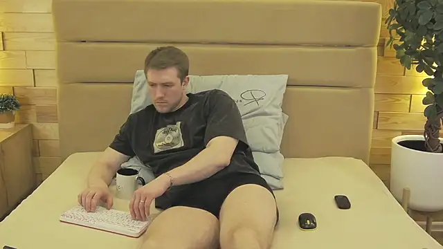 Snapshot of EthanPinkman chatting on March 16, 2026, 5:44 am EthanPinkman online show from March 16, 2026, 5:44 am