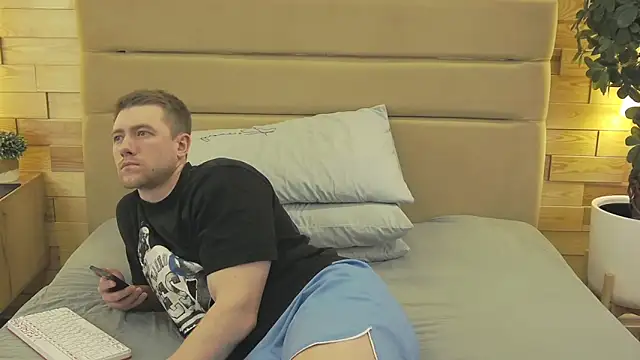 Snapshot of EthanPinkman chatting on March 21, 2026, 8:19 am EthanPinkman online show from March 21, 2026, 8:19 am