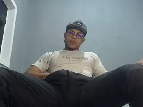 grandominantex1 online show from December 23, 2024, 5:17 am