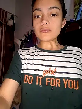 Snapshot of littlemelii chatting on December 29, 2024, 8:04 pm littlemelii online show from December 29, 2024, 8:04 pm