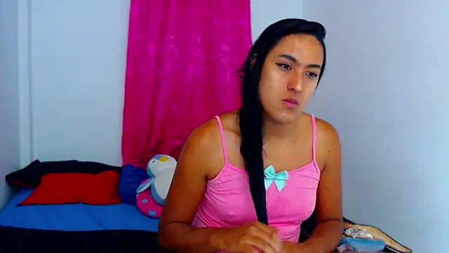 Snapshot of misss_estrella chatting on November 26, 2025, 7:37 pm misss estrella online show from November 26, 2025, 7:37 pm