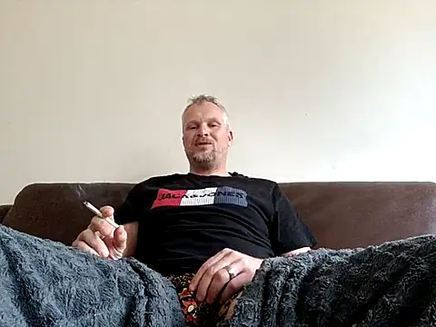 Snapshot of Heidemensch chatting on March 20, 2025, 2:32 pm Heidemensch online show from March 20, 2025, 2:32 pm