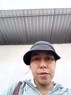 Snapshot of 2HotAsain4u chatting on December 16, 2025, 1:43 am 2HotAsain4u online show from December 16, 2025, 1:43 am