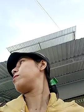 Snapshot of 2HotAsain4u chatting on February 24, 2026, 12:41 am 2HotAsain4u online show from February 24, 2026, 12:41 am