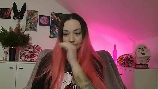 PinkHurricaneOfficial online show from March 10, 2026, 5:29 pm