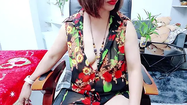 Snapshot of Miu-Le chatting on June 2, 2026, 10:34 pm Miu-Le online show from June 2, 2026, 10:34 pm